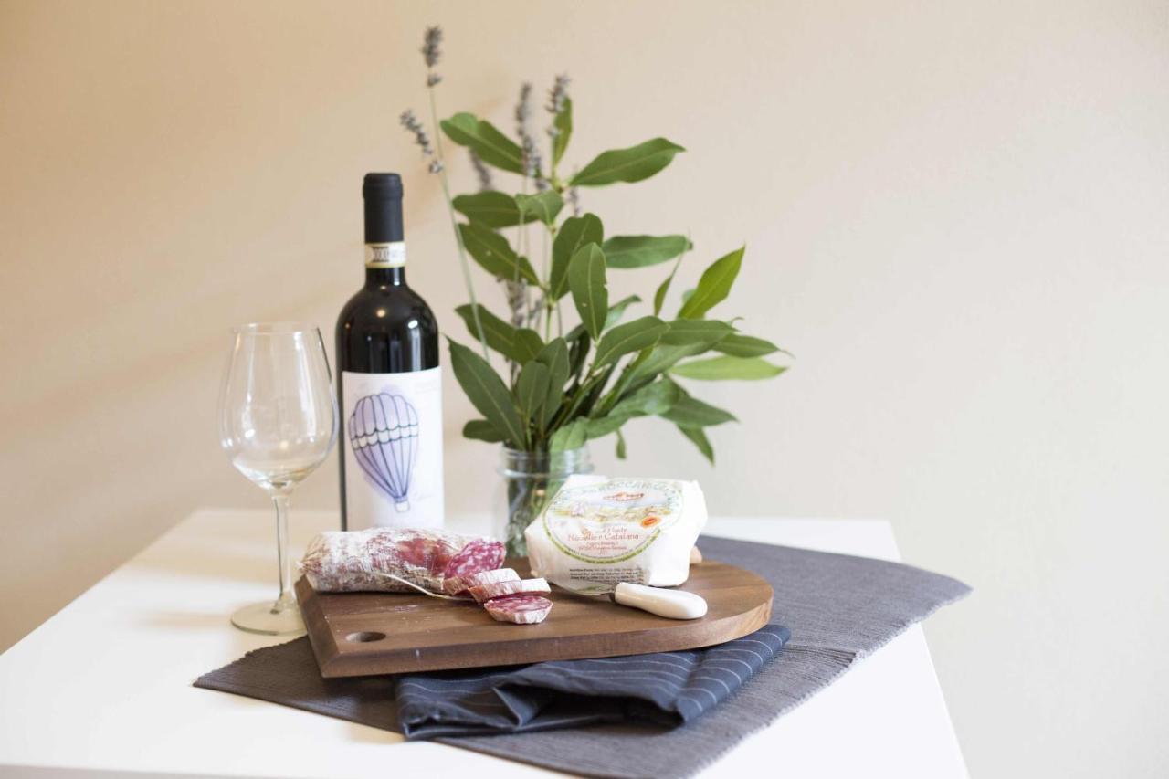 Dimora Della Rocca Bed & Breakfast Costigliole d'Asti Ngoại thất bức ảnh